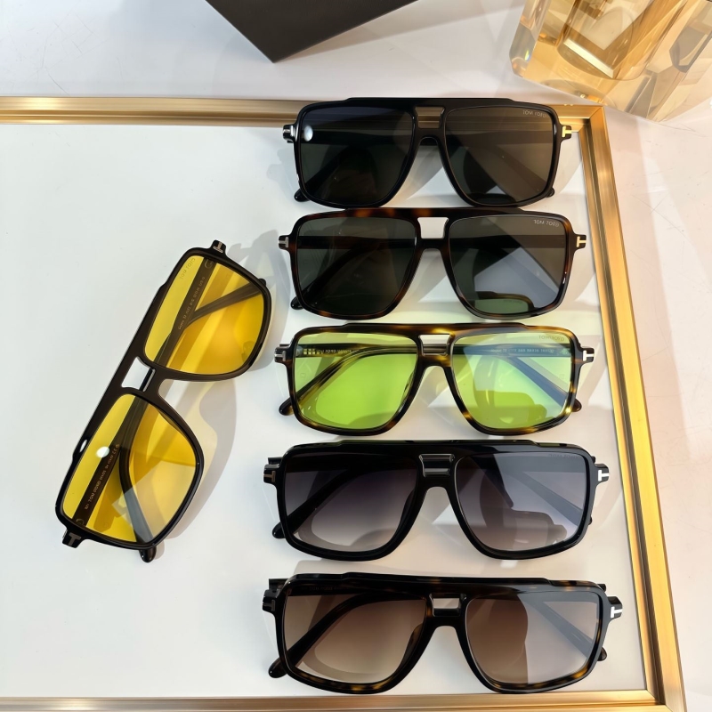 TOM FORD